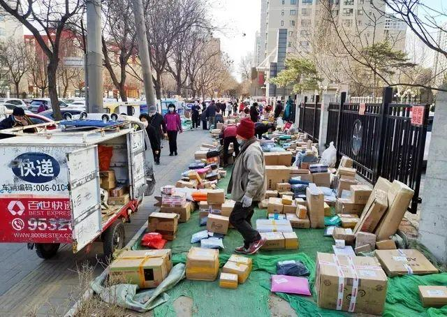 李克強主持召開國務(wù)院常務(wù)會議，保障交通物流暢通