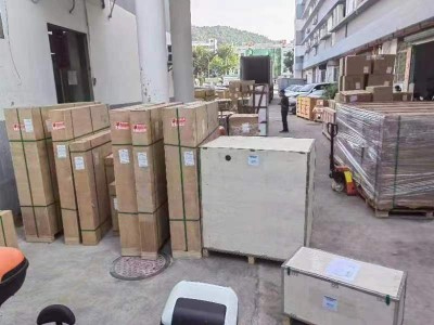 拼箱貨中有一票貨因故不能出運，同一箱內(nèi)的其他貨物怎么辦？