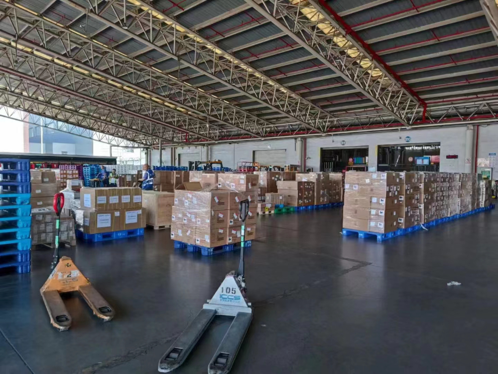 國(guó)際快遞服務(wù)，快速可靠，價(jià)格優(yōu)惠，全程智能跟蹤